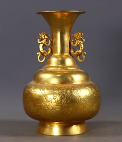 An Exquisite Gilt Bronze Figure Pattern Dragon-Ears Vase