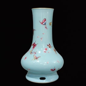 A Exquisite Green Ground Enamel Flower and Butterfly Pattern Vase