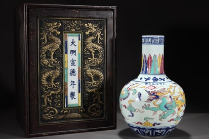 A Rare Blue and White Wucai Auspicious Cloud and Dragon Pattern Vase