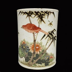 An Exquisite Wucai Flower and Bird Pattern Brush Pot