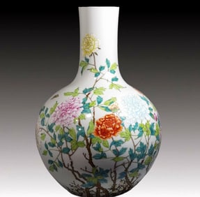 A Huge Famille-Rose peony Pattern Vase,with poem