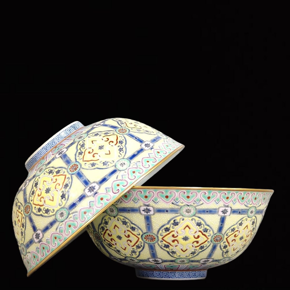 A Pair of Precious Enamel Lotus Pattern Painted Gold Bowls (1 of 9)