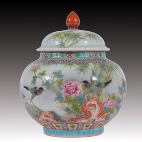 An Exquisite Enamel Flower and Bird Pattern Tea Caddy,with poem