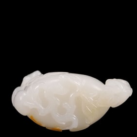 An Exquisite White Jade Dragon Pattern Snuff Bottle, Inlaid Gems