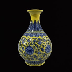 A Huge Ji Red Glazed Double-Ears Vase
