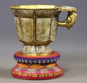 An Exquisite Gilt Bronze Inlaid White Jade Figure Pattern Cup
