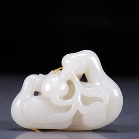 An Exquisite White Jade Goose Pendant