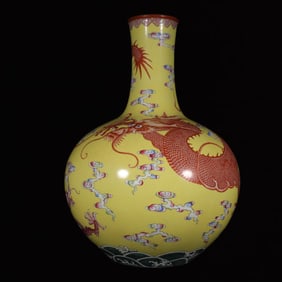 A Huge Yellow Ground Famille-Rose Auspicious Cloud and Dragon Pattern Vase