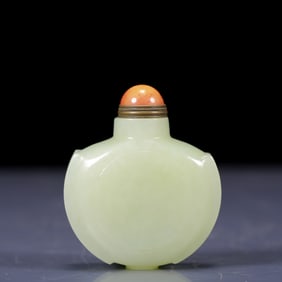 An Exquisite Greenish Jade Snuff Bottle