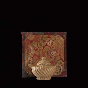 An Exquisite Purple Sands pot