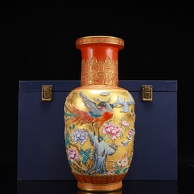 A Rare Famille-Rose Painted Gold Flower and Bird Pattern Vase