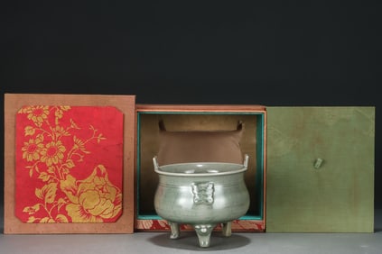 An Exquisite Longquan yao Beast-Face Pattern Double-Ears and Tripod Censer