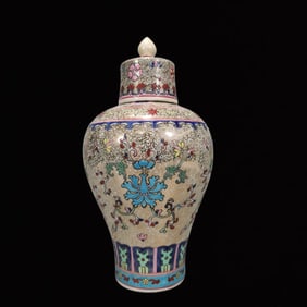 An Exquisite Famille-Rose Lotus Pattern Bottle