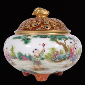 An Exquisite Enamel Carved Painted Gold Figure Pattern Tripod Censer,with poem
