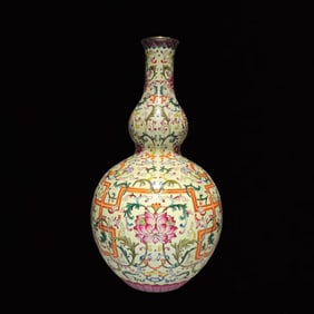 A Rare Enamel Green Ground Lotus Pattern Gourd-Shaped Vase