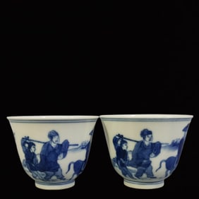 A Pair of Exquisite Blue and White Character and Story Pattern Cup