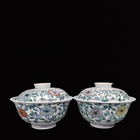 A Pair of Exquisite Doucai Chrysanthemum Pattern Cover Bowls