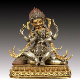 A Solemn Gilt Bronze Statue of Vajrasattva