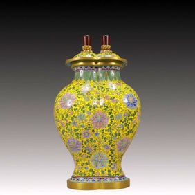 An Exquisite Painted Enamel Lotus Pattern Vase