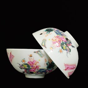 A Pair of Exquisite Famille-Rose Character and Story Pattern Bowls