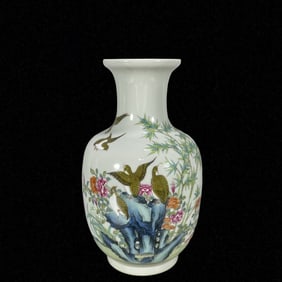 An Exquisite Doucai Flower Pattern Double-Ears Vase