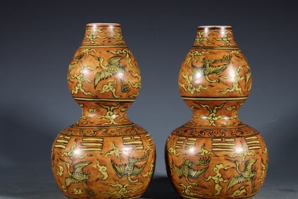 A Pair of Fine Yellow Ground Crane Pattern Gourd-Shaped Vases