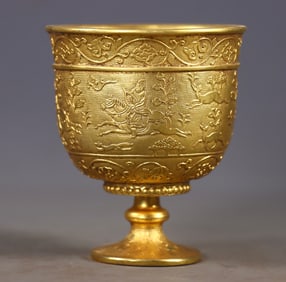 An Exquisite Gilt Bronze Hunting Pattern Cup