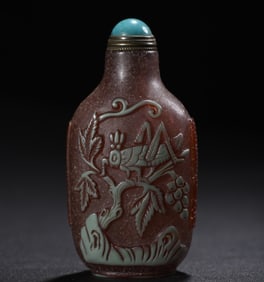 An Exquisite Glass Insect Pattern Snuff Bottle