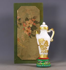 An Exquisite White Jade Cover with Gold Flower Pattern Ewer