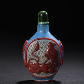 An Exquisite Glass Animal Pattern Snuff Bottle