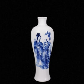 An Exquisite Blue and White Character and Story Pattern Vase