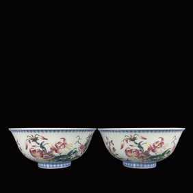 A Pair of Exquisite Famille-Rose Flower Pattern Bowls,With Poem