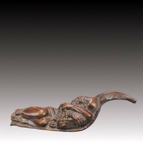 An Exquisite Eaglewood Figure Ornament