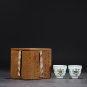 A Pair of Exquisite Doucai Flower Pattern Cups