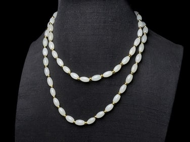 An Exquisite White Jade Bracelets