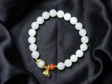 An Exquisite White Jade Bracelets