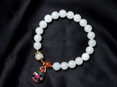 An Exquisite White Jade Bracelets