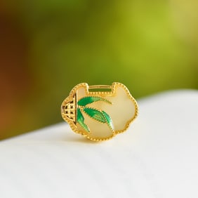 An Exquisite Sterling Silver-Gold Plated Inlaid White Jade Enamel Ring