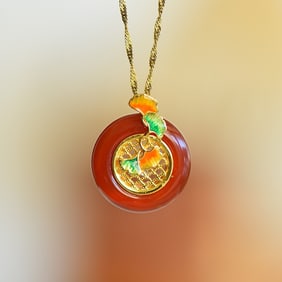 An Exquisite Sterling Silver-Gold Plated Inlaid Agate Pendant