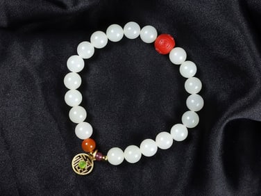 An Exquisite White Jade Bracelets