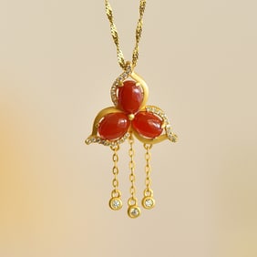 An Exquisite Sterling Silver-Gold Plated Inlaid Agate Pendant