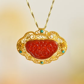 An Exquisite Sterling Silver-Gold Plated Inlaid Agate Pendant