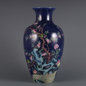 An Exquisite Famille-Rose Flower and Bird Pattern Vase
