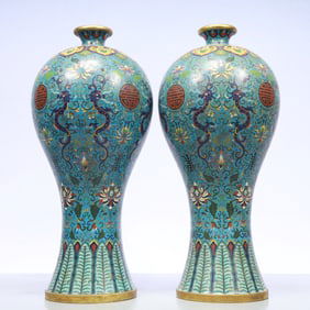 A Exquisite A pair of Cloisonne Lotus Pattern Bats and Peach Pattern Dragon Pattern Vase