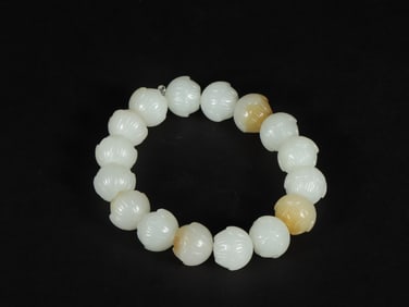 An Exquisite White Jade Bracelets