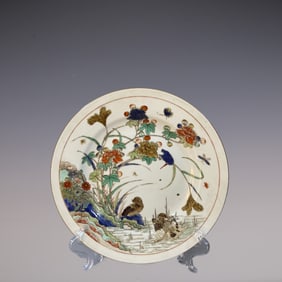 An Exquisite Famille-Rose Flower and Bird Pattern Plate
