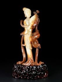 An Exquisite Archaic Jade Figure Ornament