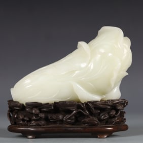 A Exquisite White Jade Cabbage Ornament