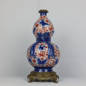An Exquisite Blue and White Underglaze-Red Inlaid Bronze Flower and Butterfly Pattern Gourd-Shaped