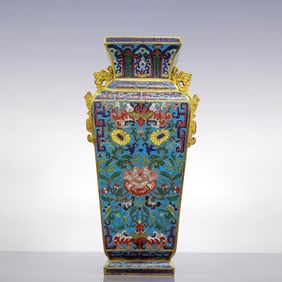 An Exquisite Gilt Bronze Cloisonne Flower Pattern Vase